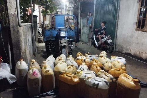 BĐBP Quảng Ngãi tạm giữ 1.700 lít dầu D.O