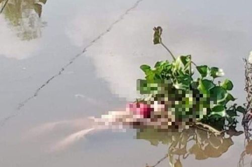 Thi thể người phụ nữ trôi trên rạch