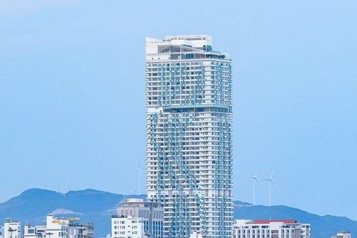 Phố biển Bình Định tăng khách dịp lễ