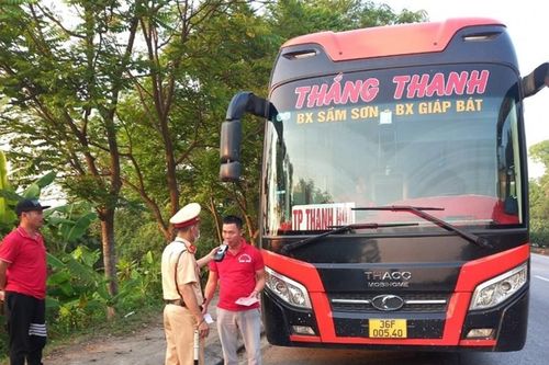 Cảnh sát giao thông Thanh Hóa làm việc xuyên lễ bảo đảm trật tự, an toàn giao thông