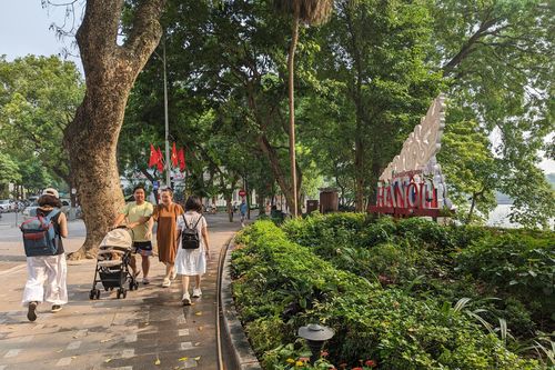 Hà Nội dự kiến cấm tổ chức hội chợ, sự kiện thể thao đông người ở phố đi bộ Hồ Gươm