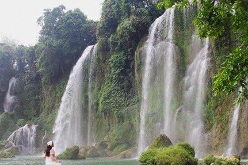 Cao Bằng đầu hạ phủ kín một màu xanh mướt mát