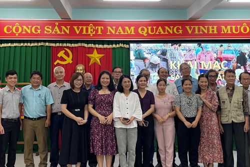 Khai mạc Trại sáng tác Văn học 'Vinh Xuân – Mùa biển gọi'