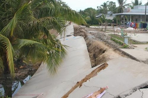 Bạc Liêu: Một số tuyến đường giao thông nông thôn bị sụt lún nghiêm trọng