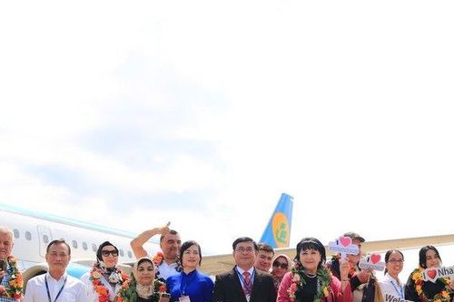 Đón chuyến bay từ Tp.Tashkent, Uzbekistan đến Khánh Hòa