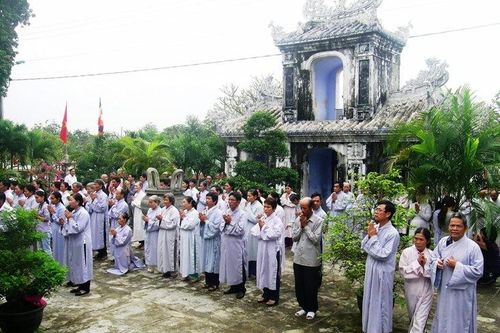 Một ngày mặc chiếc áo lam