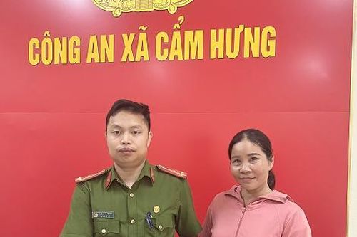 Hà Tĩnh: Trao trả tiền cho người dân chuyển nhầm từ nước ngoài