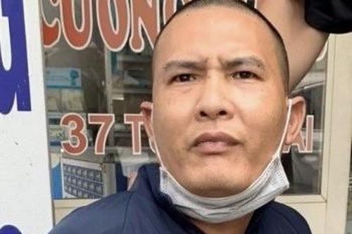 Truy bắt tên cướp luôn 'thủ' dao trong người sẵn sàng chống trả