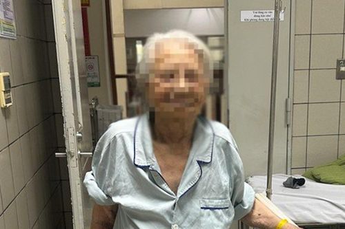 Bệnh nhân 94 tuổi mắc ung thư hồi phục nhờ kỹ thuật mổ 'Phẫu thuật Bạch Mai'