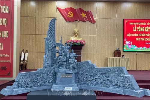 Trao giải mẫu phác thảo Tượng đài chiến thắng tại Di tích Ngã tư Rạch Kiến