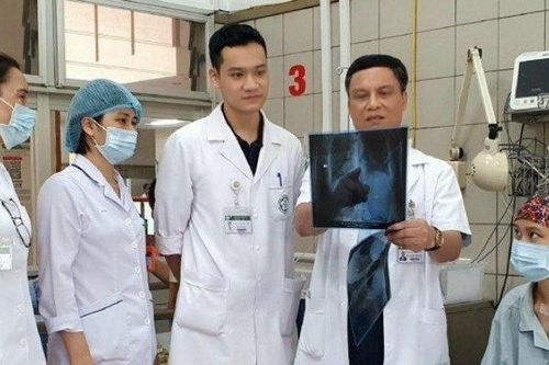 Cô gái trẻ sút 40kg trong 1 năm sau khi uống nước tẩy bồn cầu