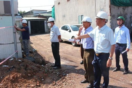Rà soát, niêm yết đủ các biển chỉ dẫn, cảnh báo an toàn tại công trình xây dựng
