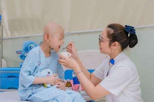 Bệnh viện Trung ương Huế tri ân những người 'làm dâu trăm họ' ngành y