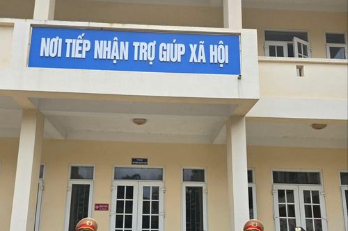 Cụ ông 84 tuổi đi lạc được lực lượng Cảnh sát giao thông đưa về gia đình