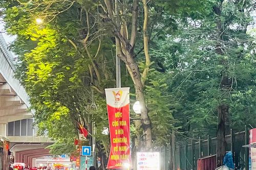 Thực phẩm 'bẩn' bủa vây xung quanh trường học