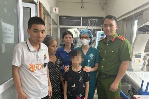 Hai bé gái mất tích nhanh chóng được Công an tìm thấy, trở về an toàn với gia đình