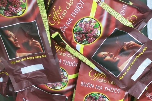 Cận cảnh gần 2.000 gói cà phê Phạm Phong Phú là hàng giả, không có thành phần caffeine