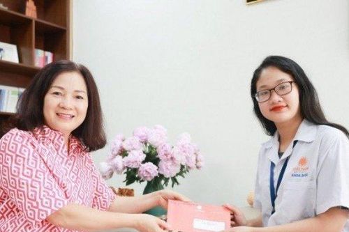 Nữ sinh ngành Dược Đại học Đại Nam 'gây sốt' với điểm TOEIC cao tuyệt đối 990