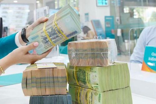 Thất thu từ bán bảo hiểm, ngân hàng vì sao vẫn lãi cao?