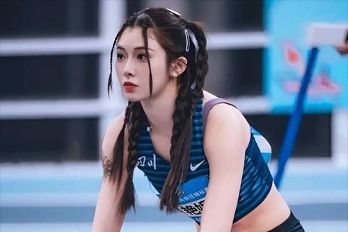 Trang điểm khi thi đấu, nữ thần điền kinh Trung Quốc nhận chỉ trích