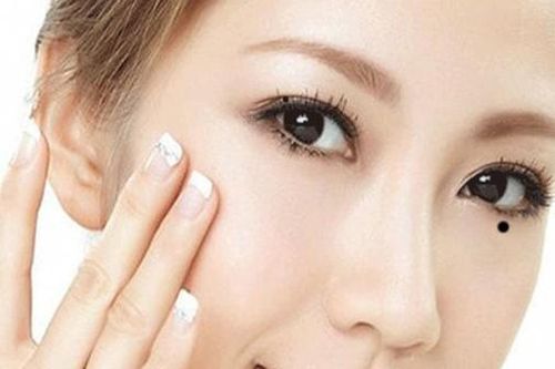 Giải mã tất tật bí mật về nốt ruồi ở mắt