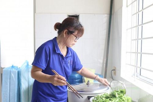 Bếp ăn đỏ lửa vì bệnh nhân nghèo