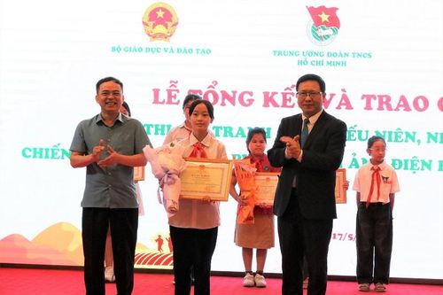 124 tác phẩm xuất sắc được trao giải cuộc thi vẽ tranh về Chiến thắng Điện Biên Phủ