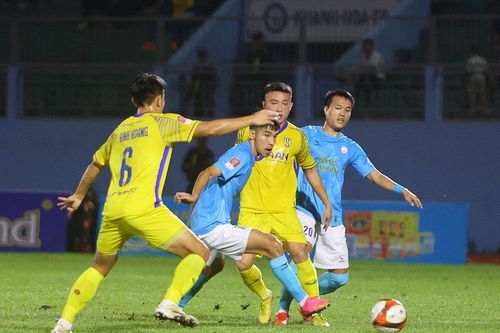Còi hụ sau lưng