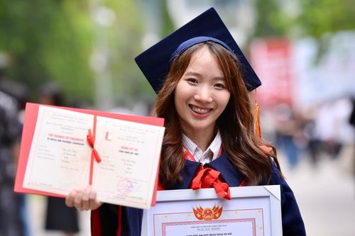 'Con nhà nông' tốt nghiệp loại xuất sắc đại học nổi tiếng