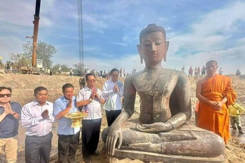 Lào: Mở rộng phạm vi khai quật các tượng đồng cổ