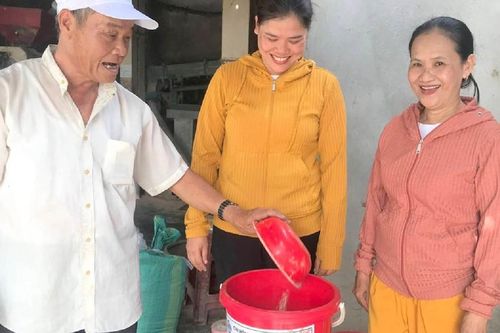 'Hũ gạo tình thương' lan tỏa những điều tốt đẹp