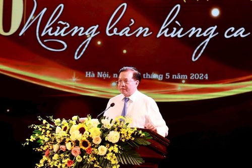 Tìm những tác phẩm văn học nghệ thuật là 'Bản hùng ca đất nước'