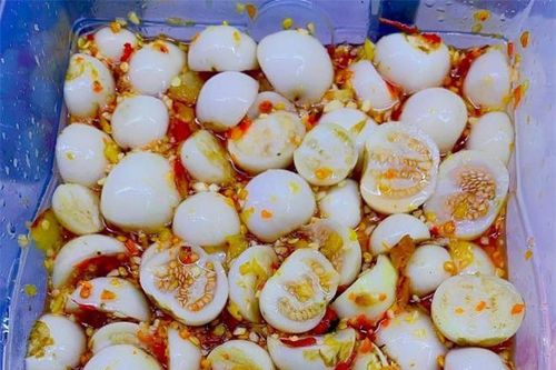 Cà muối theo cách này vừa trắng lại giòn cắn 'đôm đốp', ai cũng có thể làm được