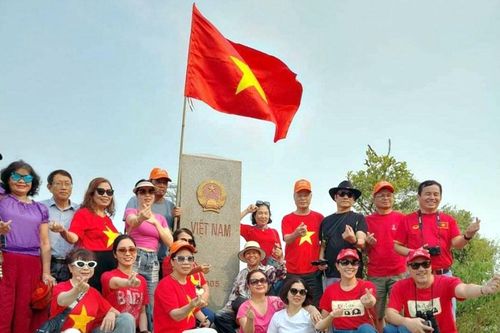 A Pa Chải níu chân du khách