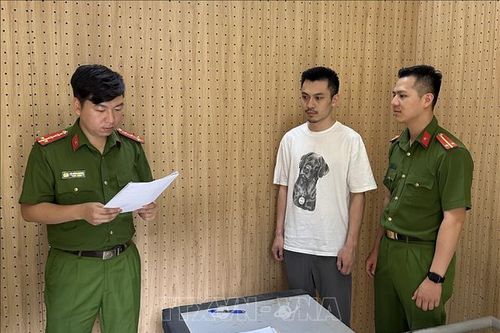Khởi tố nhân viên ngân hàng chiếm đoạt tài sản của khách