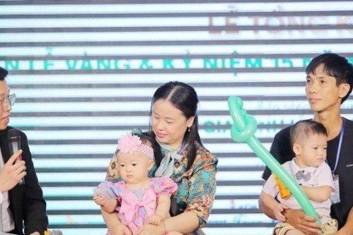 Hành trình 12 năm ròng rã tìm con của cặp vợ chồng hiếm muộn