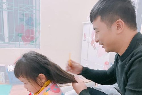 Mẹ yên tâm giao bố cắt tóc cho con và cái kết