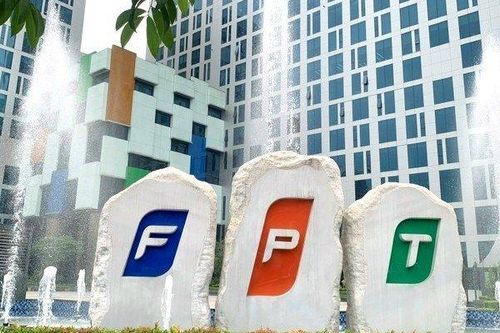 FPT báo lãi 2.900 tỷ đồng, cổ phiếu vượt đỉnh 24 lần kể từ đầu năm