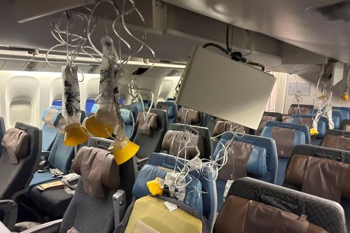Bên trong máy bay gặp nhiễu loạn chết người của Singapore Airlines