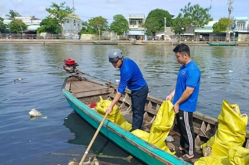 Đoàn viên thanh niên ra quân Chiến dịch hè và Ngày Chiến sĩ tình nguyện bảo vệ môi trường