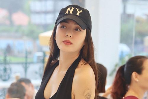 Phương Linh xin lỗi Văn Mai Hương