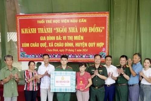 Học viện Hậu cần khánh thành, bàn giao 'Ngôi nhà 100 đồng' tặng các gia đình học viên có hoàn cảnh khó khăn