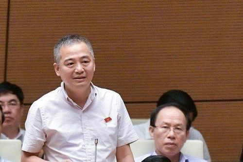 Bệnh viện tuyến huyện như 'đang bơi mà không có phao cứu sinh'