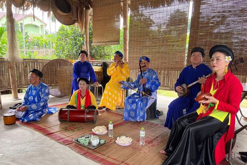 Vang nhịp chiếu Chèo