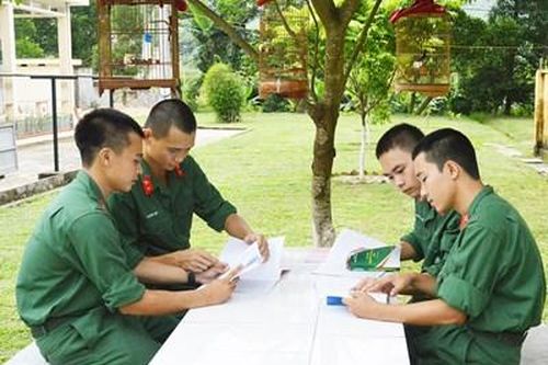 Bộ đội 'thấm' luật nhờ khéo tuyên truyền