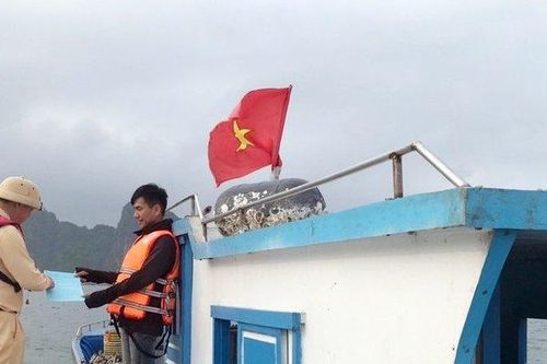 Quảng Ninh: Hơn 10 ngày xử phạt 14 phương tiện thủy vi phạm