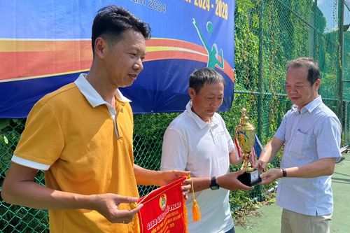 Công đoàn Viên chức tỉnh An Giang giao lưu thể thao hưởng ứng Tháng Công nhân