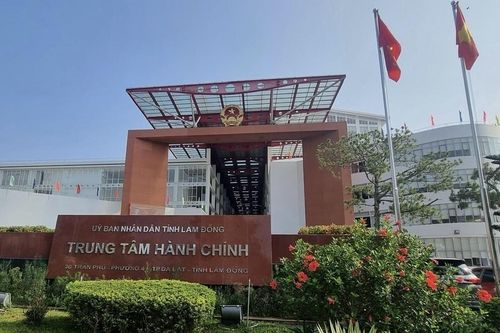 Lâm Đồng: Lãnh đạo Sở, ngành nghỉ phép phải gửi đơn trước 5 ngày, liệu có cứng nhắc?