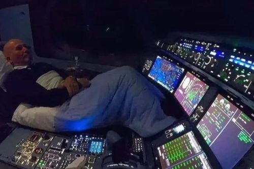 Bí mật phòng ngủ của phi công trong mỗi chuyến bay: Ẩn chứa sự thật ít ai biết!