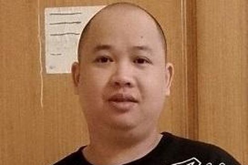 Đối tượng bị truy nã về hành vi giữ người trái pháp luật ra đầu thú